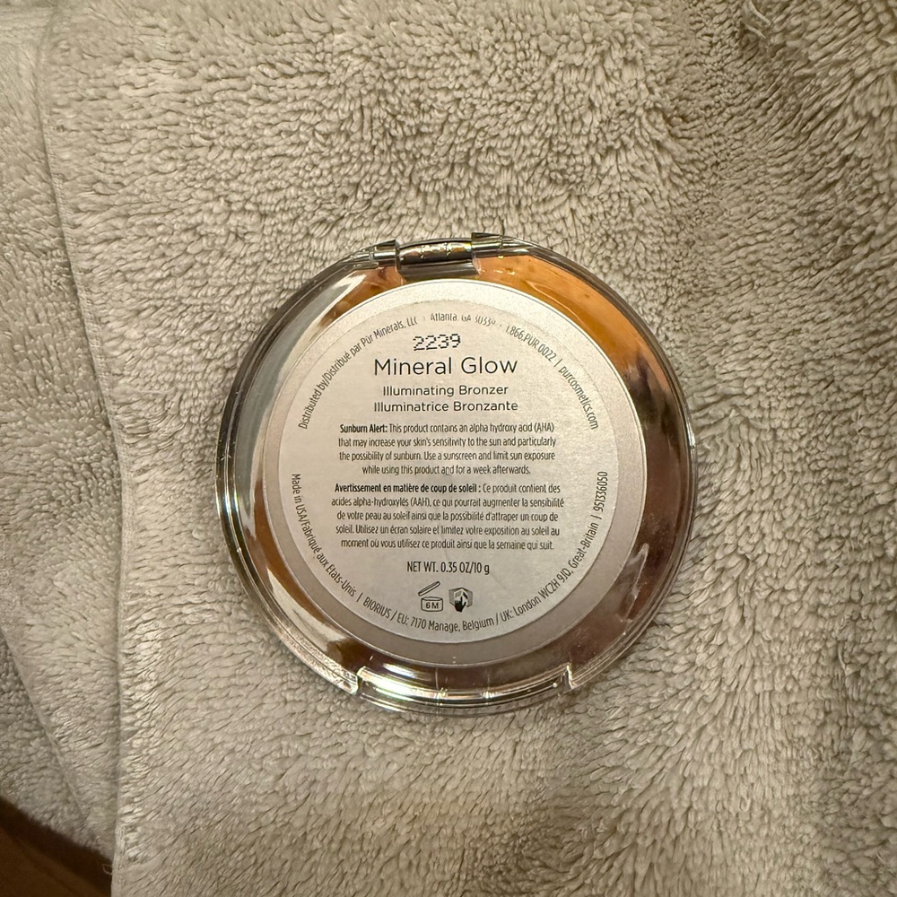 PUR Skin Perfecting Mineral Glow Bronzing Powder - Picture 3 of 14